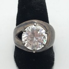 Vintage 925 Sterling Silver  Solitaire Cut Cubic Zirconia Stunning Ring sz 7