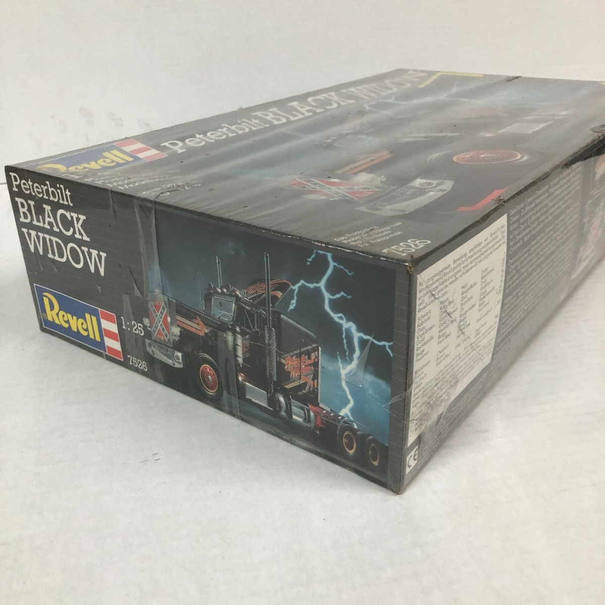 1990 Revell Peterbilt Black Widow 1:25 Scale Model Truck Kit