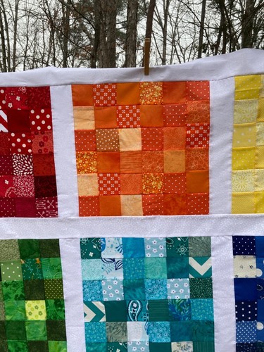 Handmade Quilt Top, Ready to finish -Scrappy rainbow squares - 44 x 44" - Bild 4 von 8