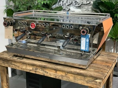 カルコーク La Marzocco KB90 3 Group AV (Automatic) Espresso Machine