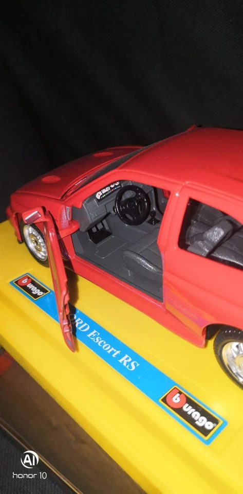 Ford Escort RS - Bburago 1/24 COD 0143 - Immagine 3 di 4