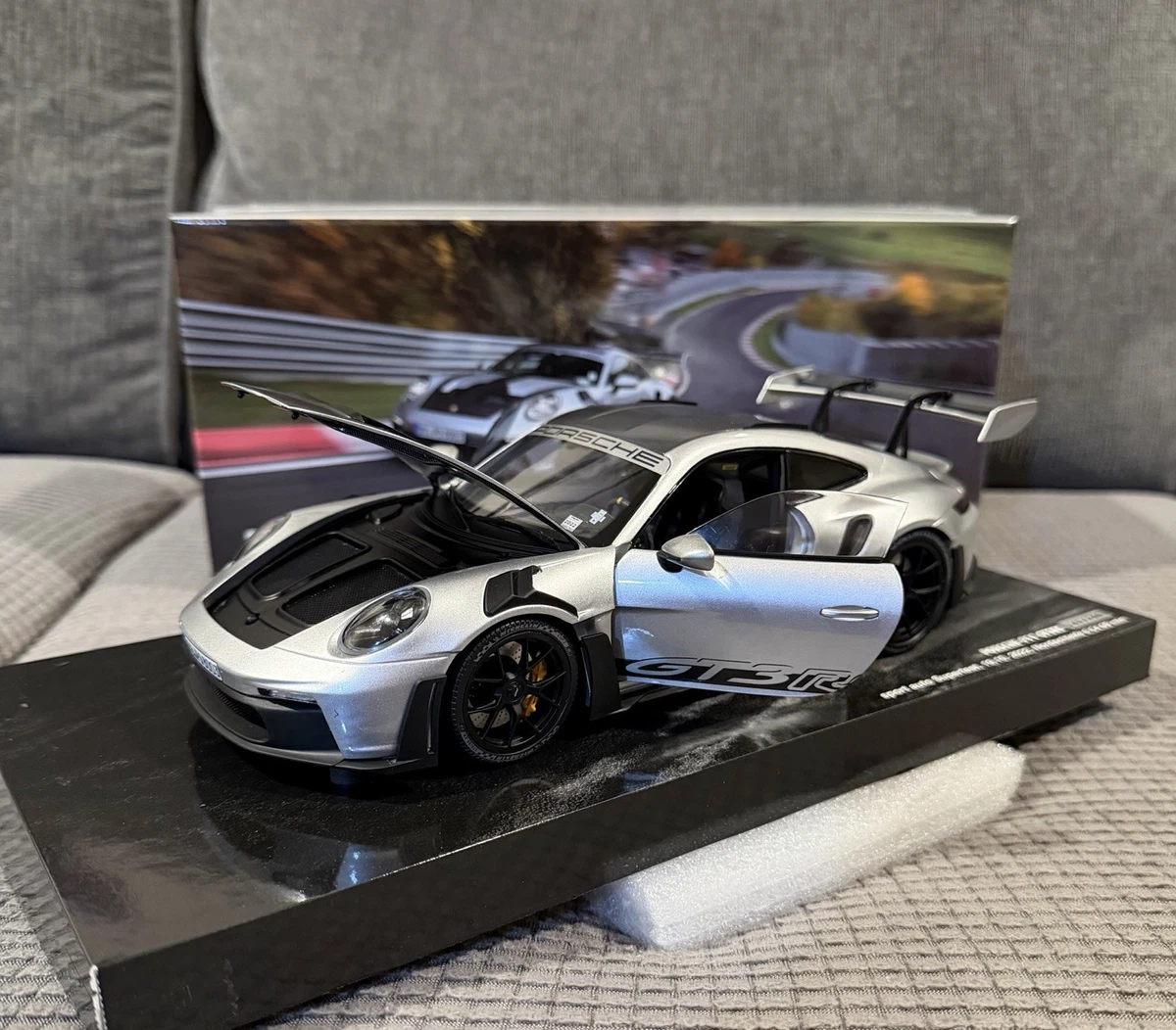 MINICHAMPS 1:18 Scale Porsche Contemporary Manufacture Diecast
