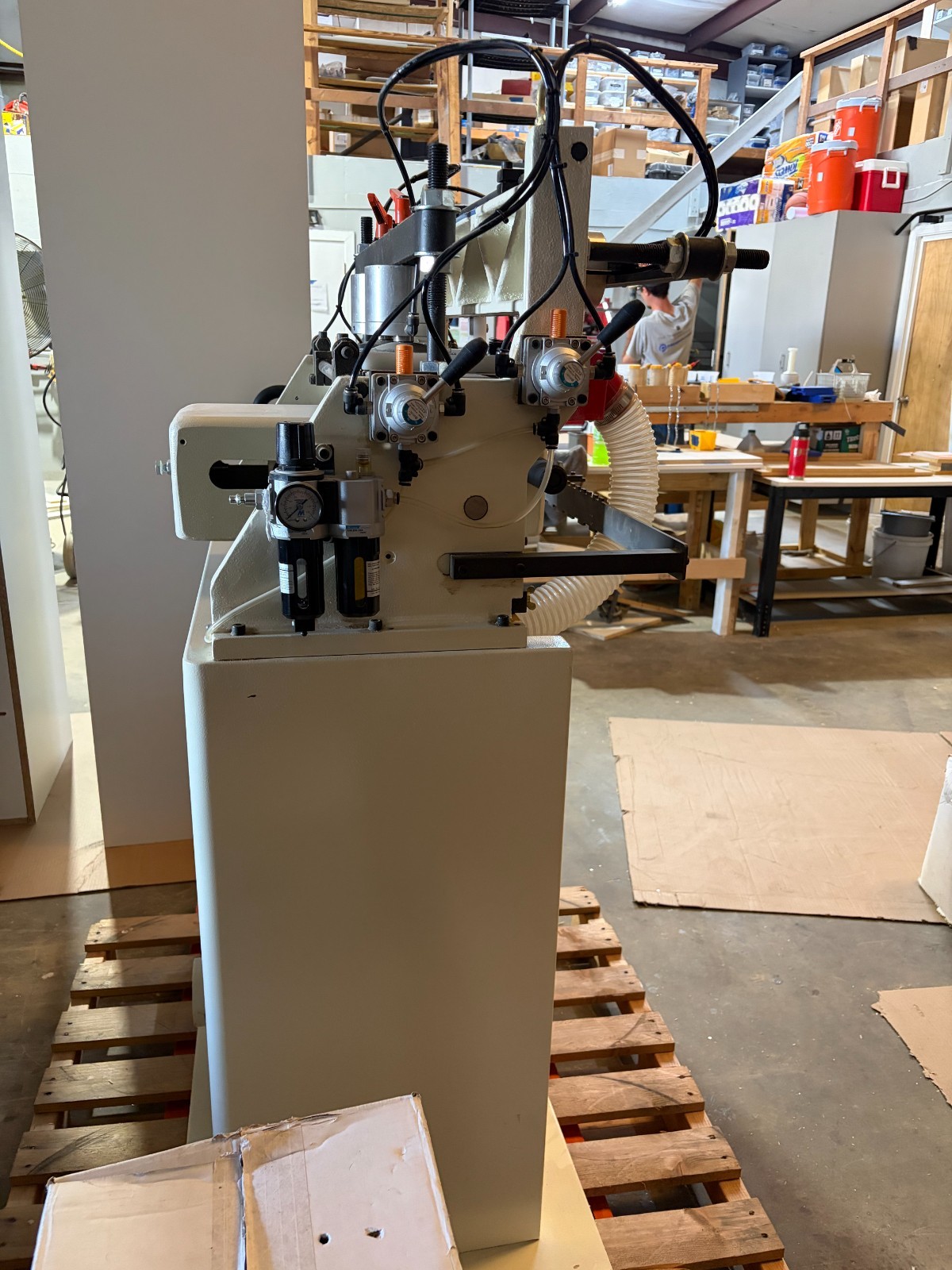 Shop Fox W1805 16-1/2" Ergonomic Dovetail Machine w/ Pneumatic Clamps