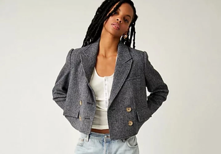 Blazer Free People Tailored Heritage Tweed Chevron Doble Pecho Recortado Azul Foto 2 de 4