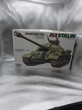 Tamiya 1/35 Model 35211 JS3 Stalin Russian Heavy Tank Open Box