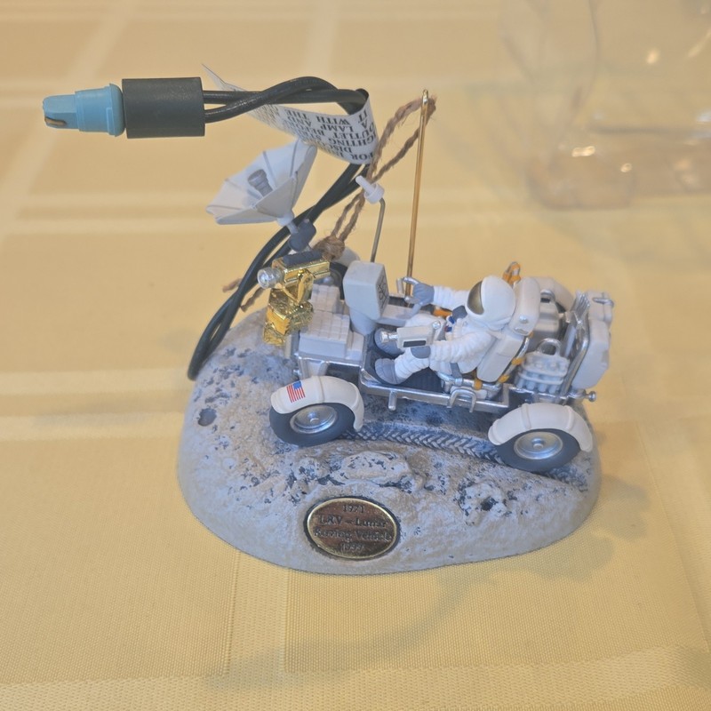 Hallmark Keepsake Lunar Rover Vehicle Magic Light Ornament 1999 Flickering Light