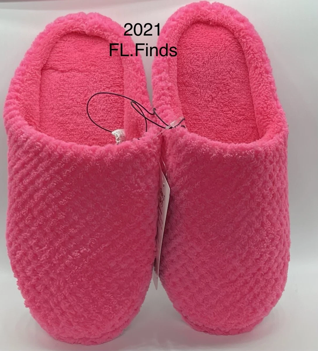 New Bobbie Brooks ladies women s house slippers Size Small 6 7 pink