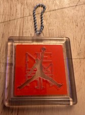 NIKE AIR JORDAN RETRO OG JUMPMAN KEYCHAIN HANG TAG BRED FIRE RED