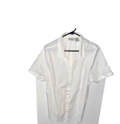 White Stag womans plus size white top size (16W) button up short sleeve career