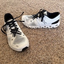 On Cloud Swiss Engineering Cloud X 3 Running Shoes 60.98697 Whiteblack Sz 8.5