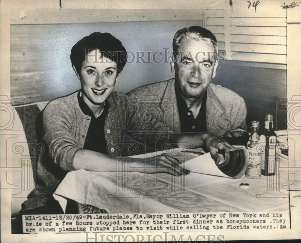 1949 Press Photo Mayor William O'Dwyer of New York with his wife in Florida