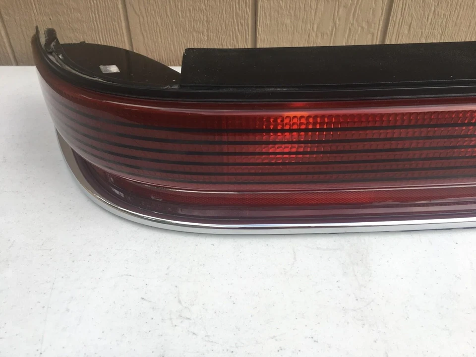 Luz trasera Buick Roadmaster 1991-1996 Foto 3 de 4