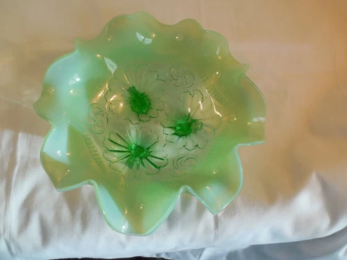 Northwood Ruffles & Rings green opalescent footed bowl