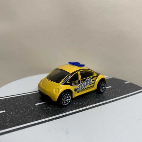 Matchbox DARE D.A.R.E Volkswagen VW Concept 1 Beetle Bug Police Car Black/Yellow - Picture 12 of 16