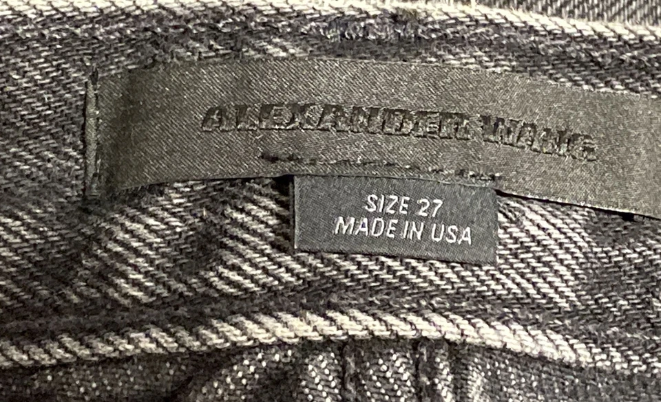 Shorts jeans feminino Alexander Wang preto desgastado tamanho 30 - Imagem 4 de 4