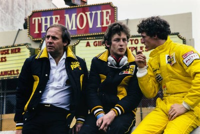 Jan Lammers and Gunter Schmid chat in pitlane United States GP at - Old Photo 5