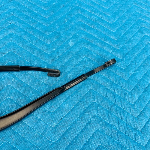 2011–2013 Infiniti M56 Front Right & Left Windshield Wiper Arms 127K OEM - Picture 7 of 8