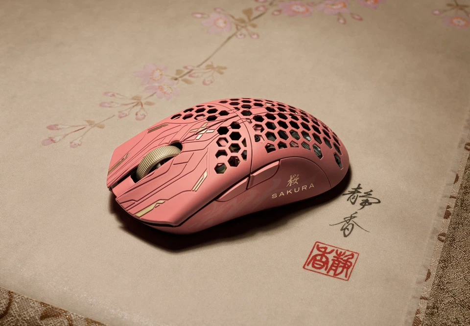 FINALMOUSE ‘SAKURA’ (MEDIUM ) | LIMITED EDITION & NUMBERED - Image 3 of 4