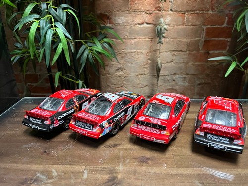 Die Cast Action Nascar (4 cars) Dodge #9 UAW National Training Center 1:24 - Picture 4 of 8