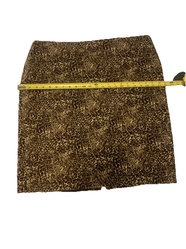 Talbots Leopard Print Velvet Pencil Skirt size 16 - Image 4 of 4