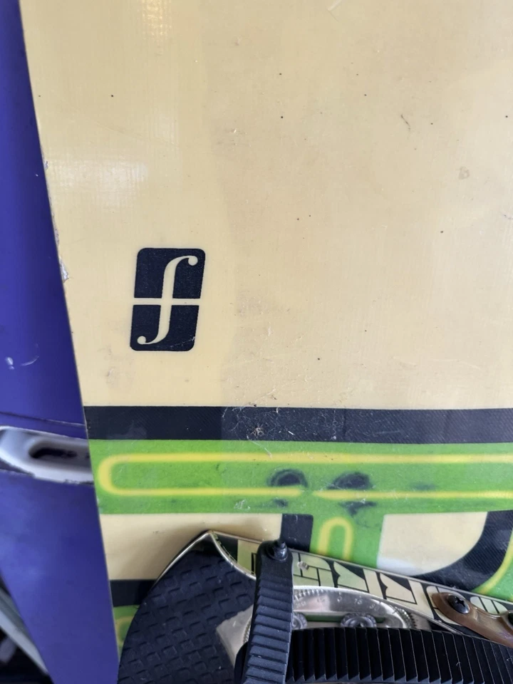 Forum The Recon Chillydog 149 厘米滑雪板带挑战者绑定完整!!! — 第 2/4 张图片