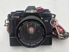 Minolta X-700 35mm Film Camera f = 2 8- 8 5mm Auto Zoom Multicoated w/ Strap