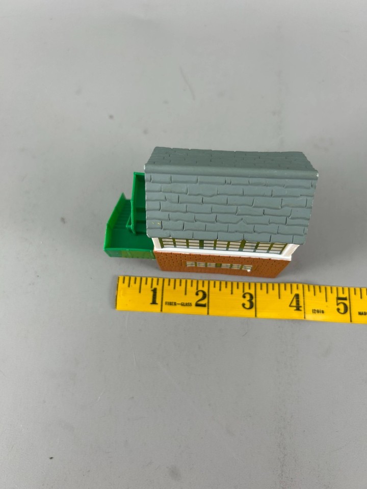 Trackmaster Signal Box House White w/ Green Stairs Thomas & Friends ...