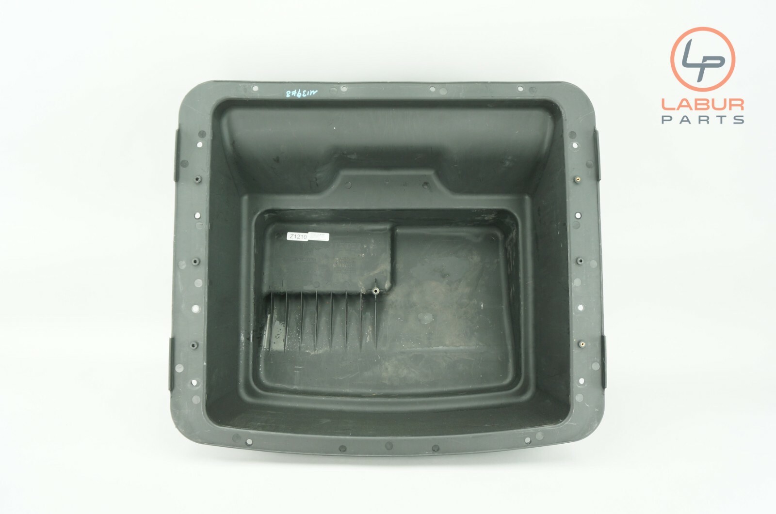 M139 Maserati 05-08 Quattroporte Rear Trunk Spare Carrier Tub Bucket Liner Z1210
