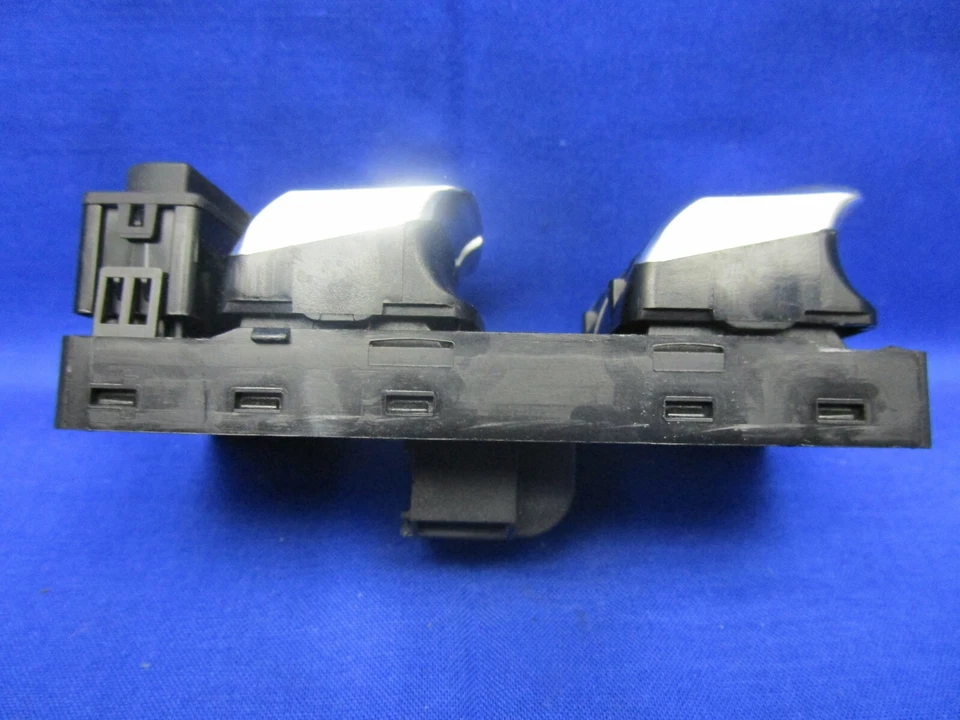 12 13 14 15 16 17 18 Audi A7 Quattro Driver Side Power Window Control Switch - Image 3 of 4