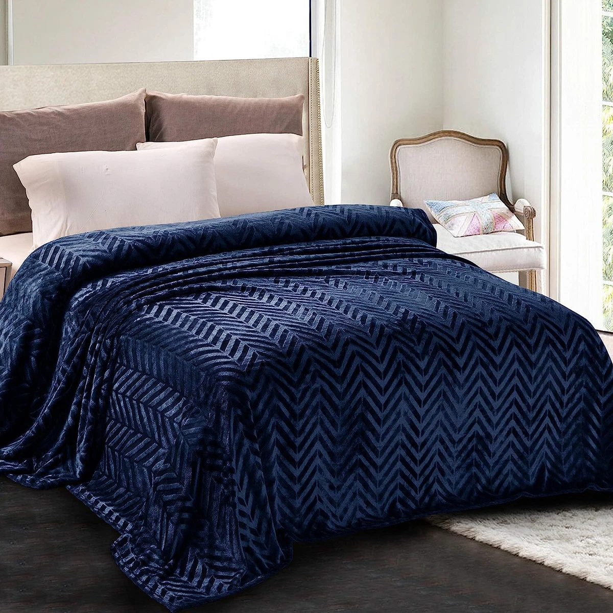 Lightweight blankets for store king size bed