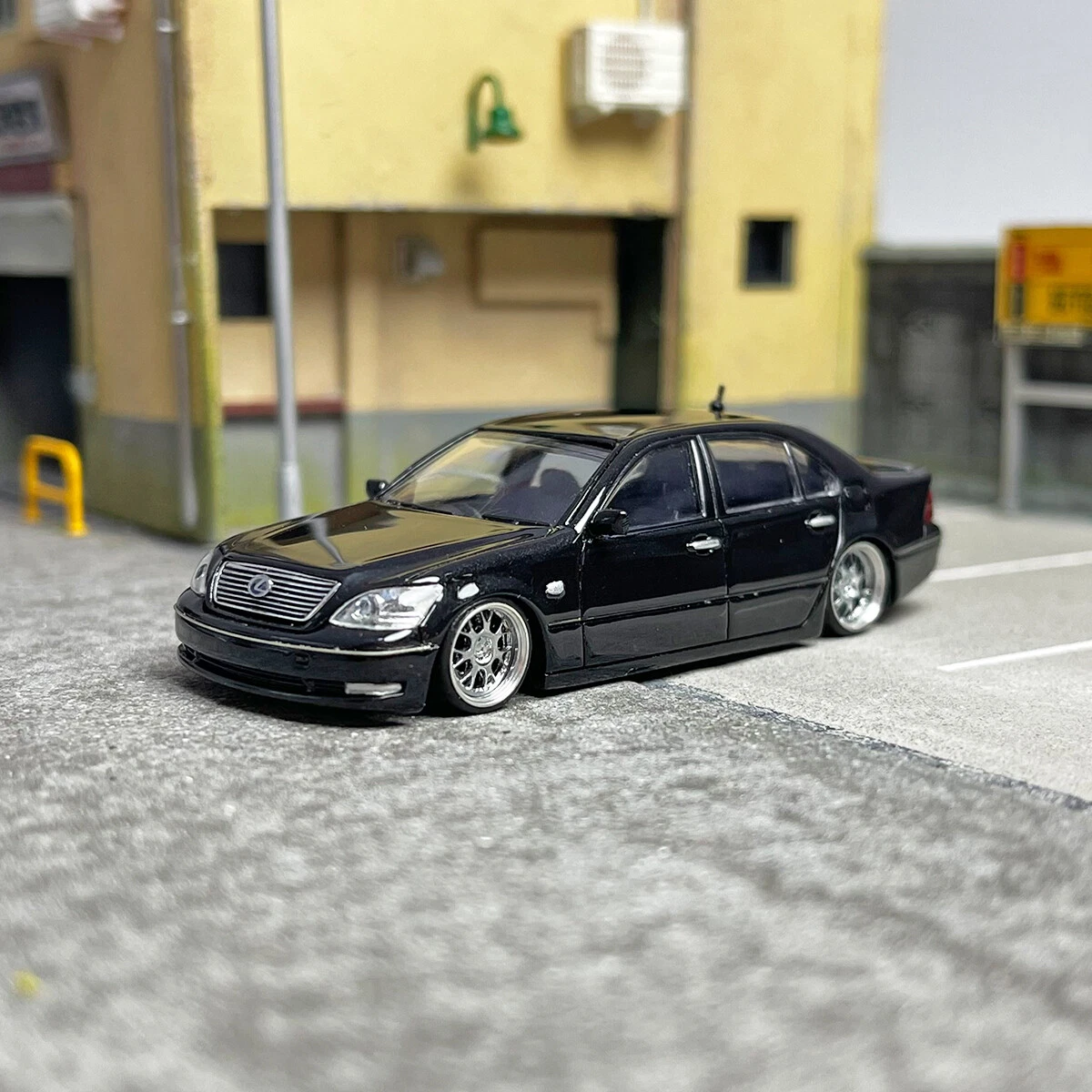 1/64 Leuxes Lexus LS430 sedan Lexus modified static car