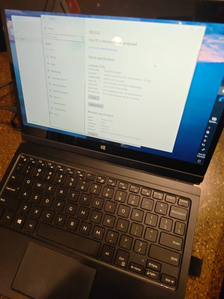 Estación de trabajo Dell Latitude 7275 M5-6Y57, 1,10 GHz, 8 GB RAM, 128 GB - funciona - buen estado Foto 2 de 4