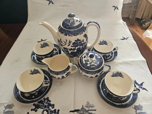 JOHNSON BROTHERS BLUE WILLOW TALL TEA POT SERVICE FOR 4-IMMACULATE NEW CONDITION