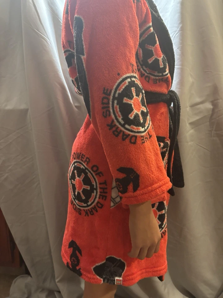 Bata de baño Star Wars roja de felpa Darth Vader lado oscuro para niños S (6-7) Foto 3 de 4