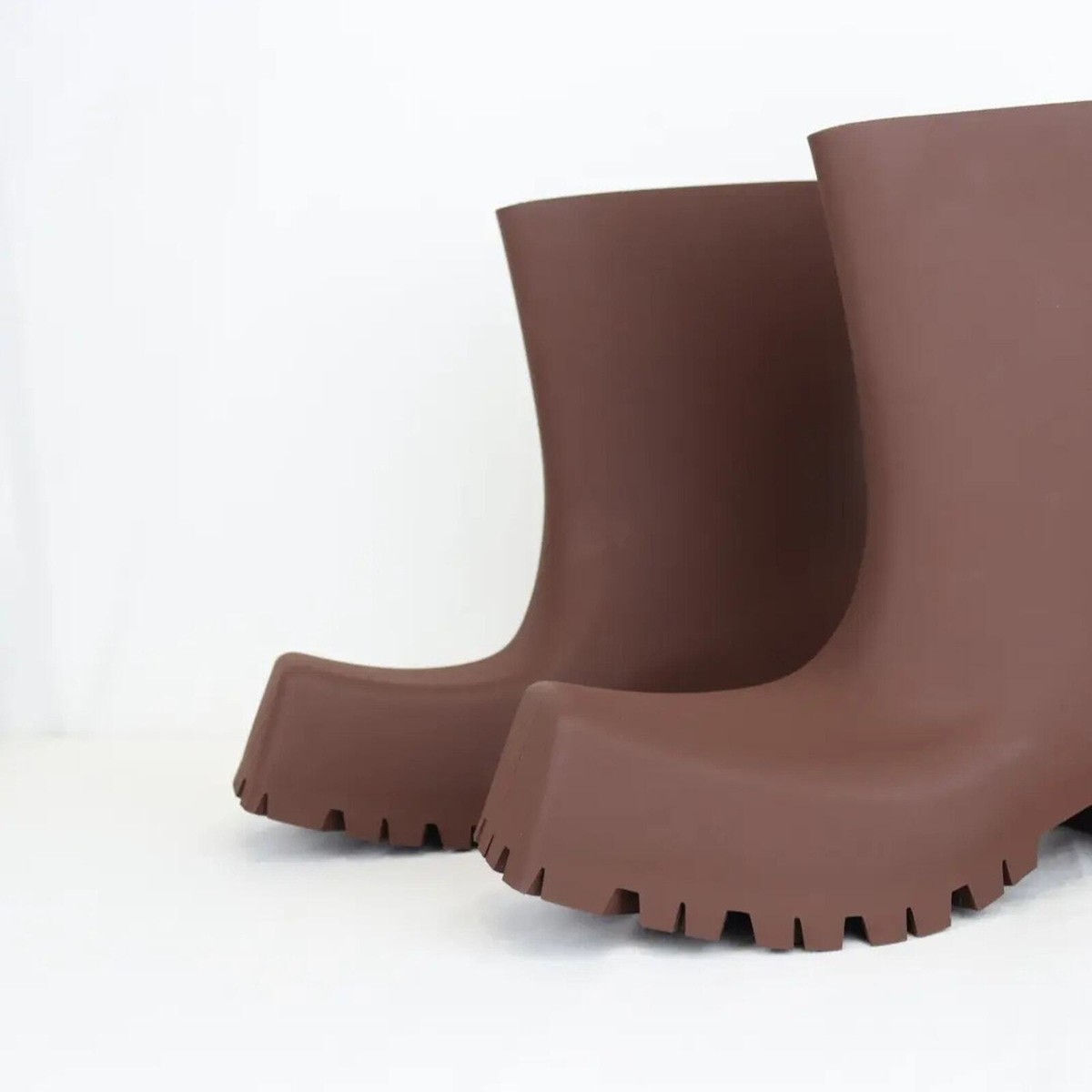 Balenciaga Q:2 / Trooper Rubber Boots in Coffee Brown BNWB