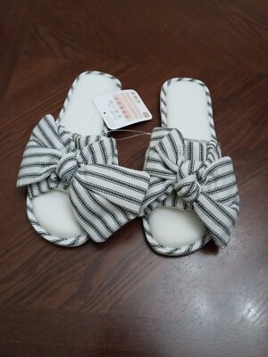 Bow Detail Open Toe Slippers In White And Black