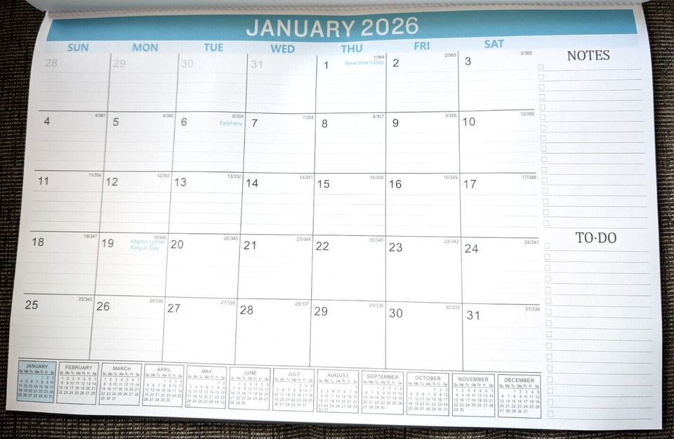 2025-2026 Desktop Calendar 18 Month Aqua 17