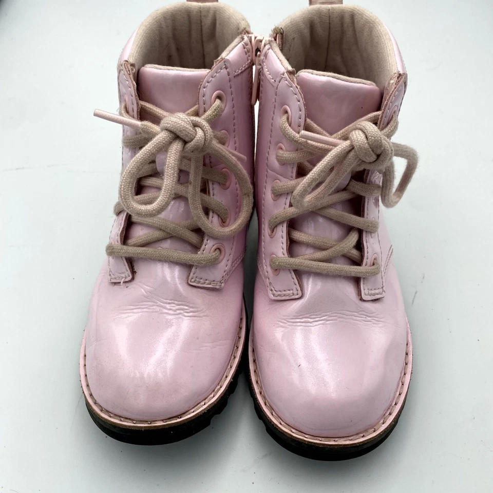 UGG Ryann 1153522T Niños EE. UU. 12 Botas Rubor Charol Cremallera Lateral Botas de Invierno Foto 4 de 4