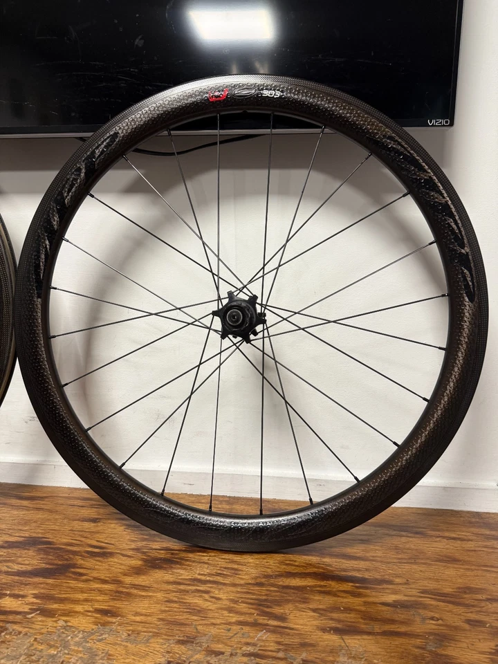 Juego de ruedas de freno de llanta cubierta de carbono Zipp 303 Firecrest 77/177 11 velocidades Foto 3 de 4