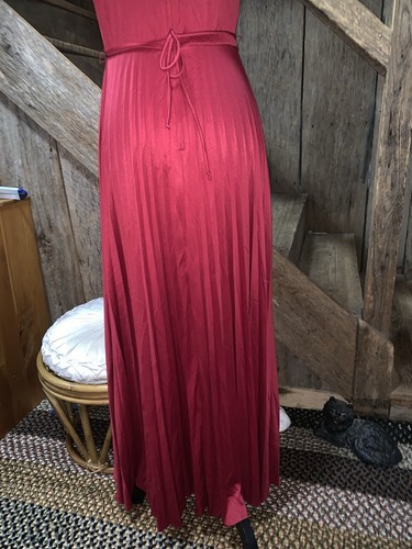 Vintage 1960s/1970s Grecian Pleated Maxi Dress - Picture 12 of 24