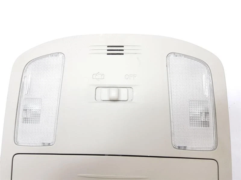 Toyota Hi-Lux 2019 techo interior luz central 636500K140 Foto 3 de 4