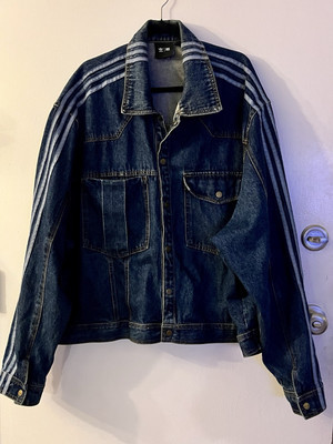 Adidas-Ivy Park-Beyonce Denim Jacket HG6544 Size 2XL-UNISEX Adidas-Ivy Park-Beyonce Denim Jacket HG6544 Size 2XL-UNISEX