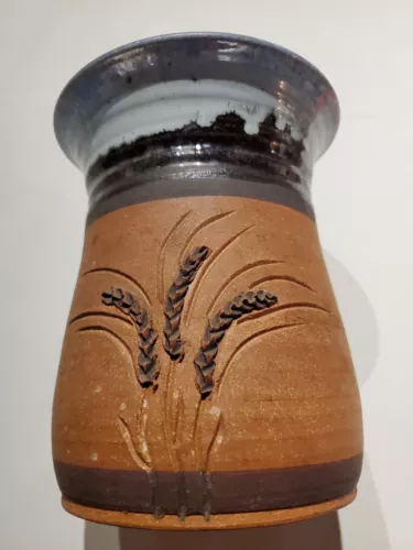 2006 SIGNED Studio STEVE ASHLEY Ceramic Pottery WHEAT Stoneware Vase Brown Blue
