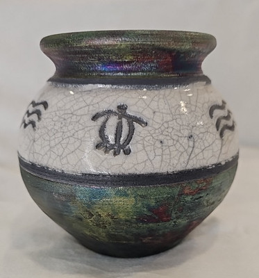 Ben Diller Vase Raku Art Pottery Iridescent Maui Hawaii Sea Turtle 4 in. Signed
