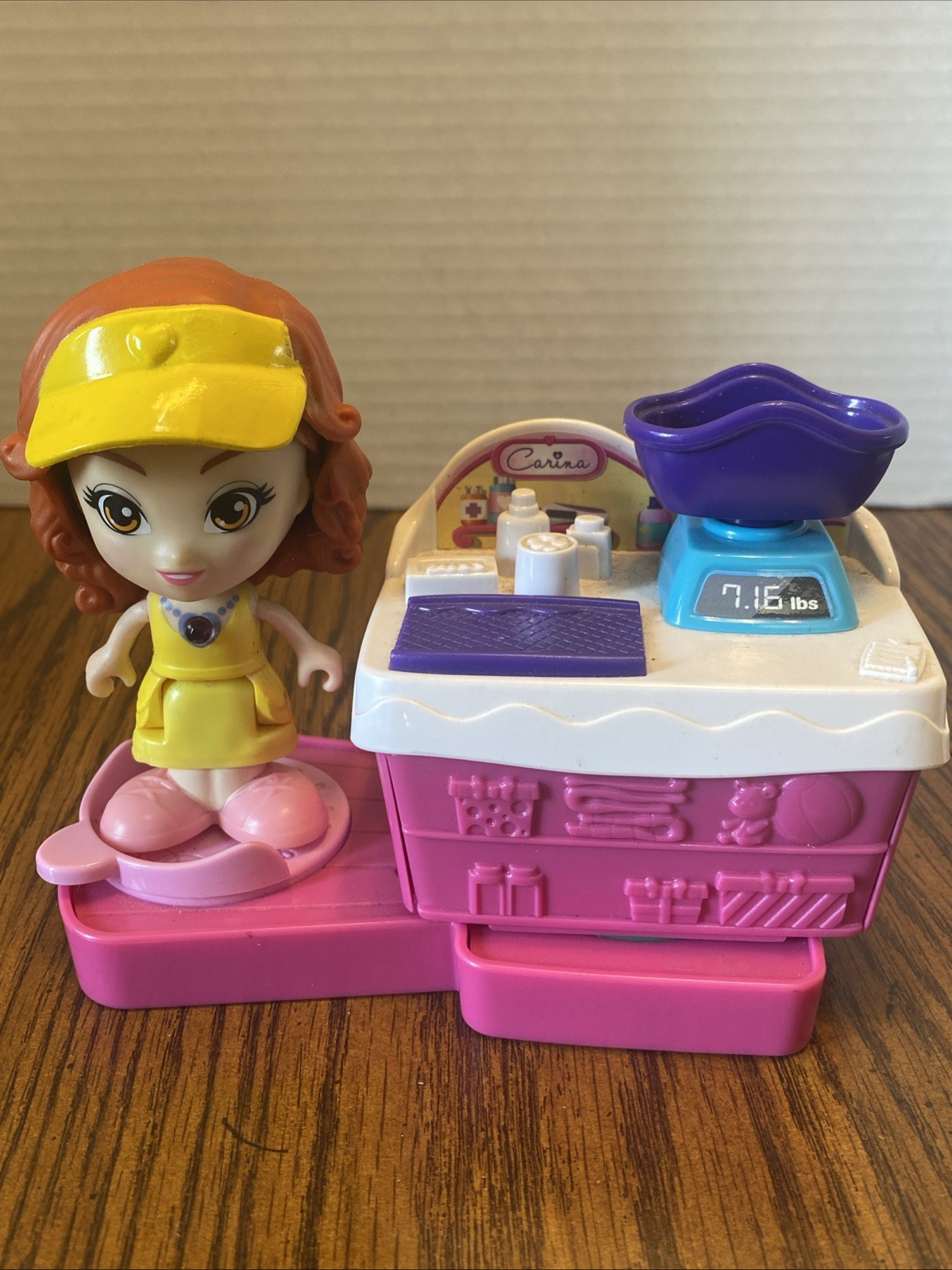 Flipsies Carina Mini Golf Check-Up Table Playset for Kids