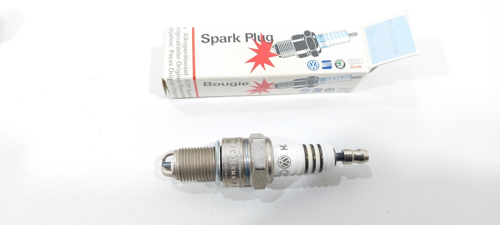 1X Longlife Original Ignition Candle Suitable For VW Audi Seat