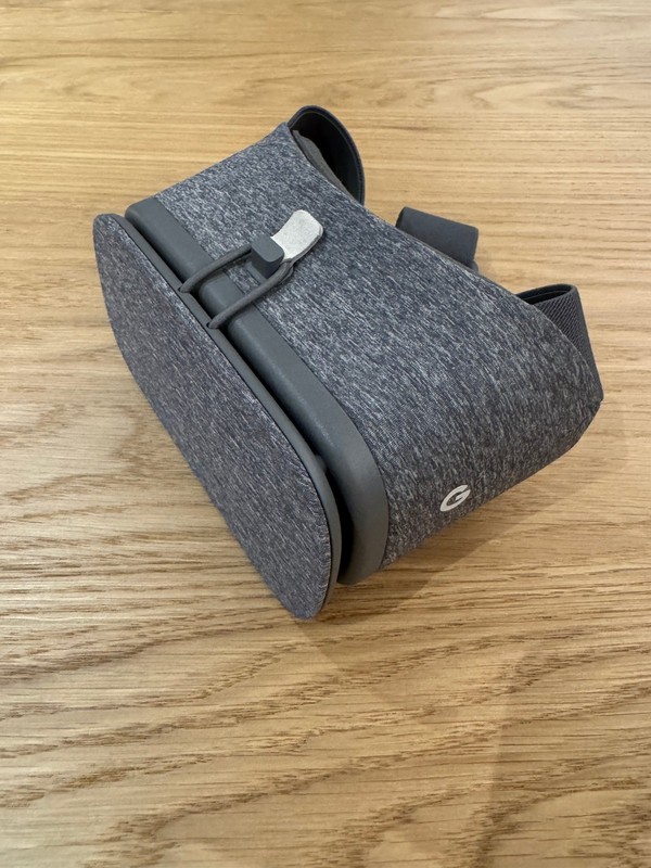 Google Daydream View VR Headset with Controller - Grey
