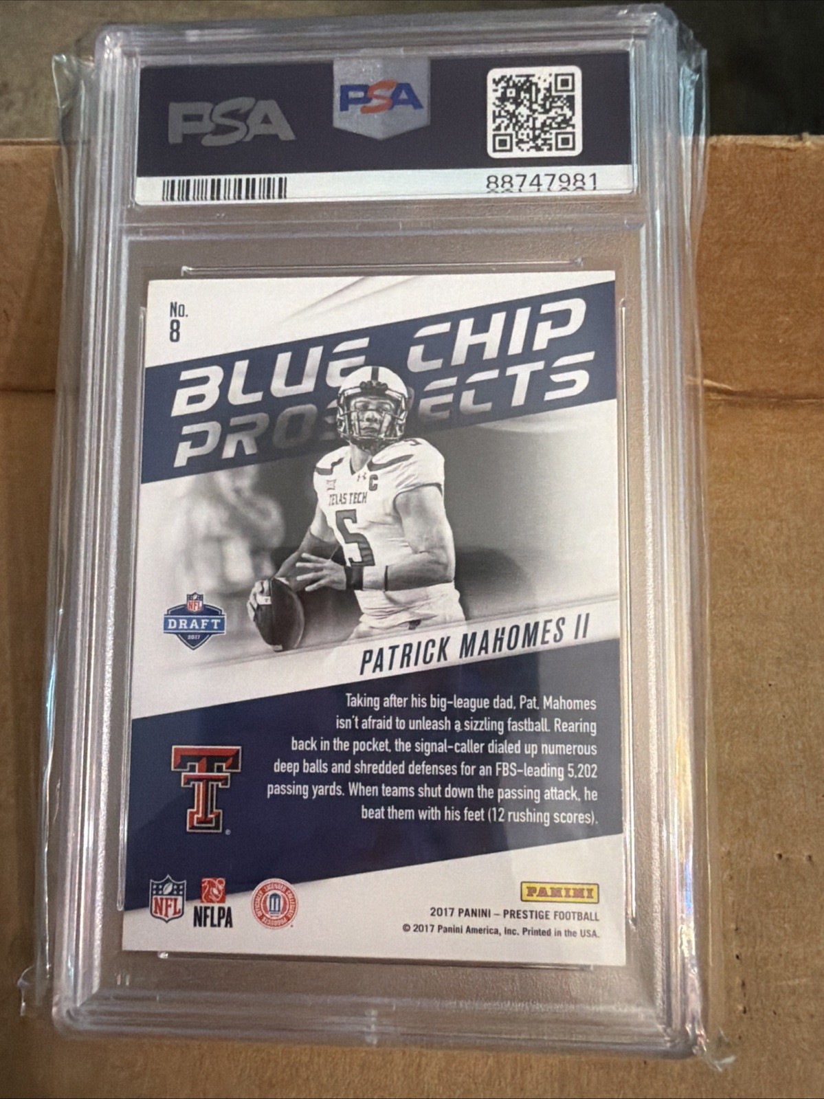2017 Panini Prestige - bluechip Prospects Patrick Mahomes II #8 (RC) view 2