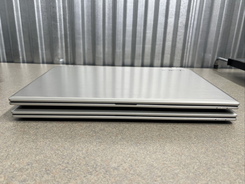Reposamanos para portátil 2 TOSHIBA Satellite S55t-B5335. LCD + teclado retroiluminado. Sin alimentación - Imagen 2 de 13