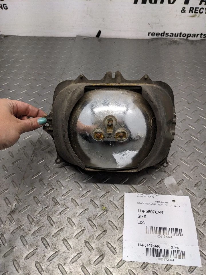 Вольфрамовая лампа для правой пассажирской фары подходит для 82-84 87-93 MAZDA B-2200 1173974 - Изображение 2 из 4